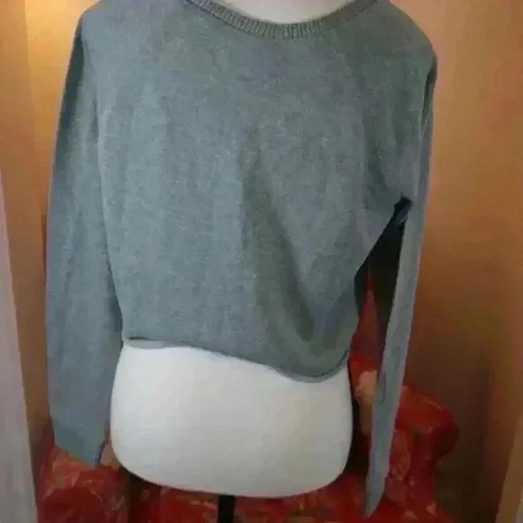 Disney Frozen Elsa Crop Top Sweater, Size M - Picture 11 of 13